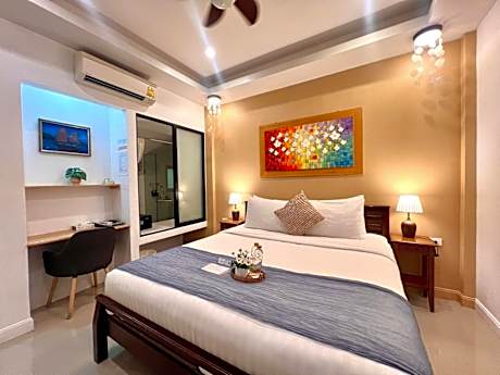 Deluxe King Room without Window - Special Offer