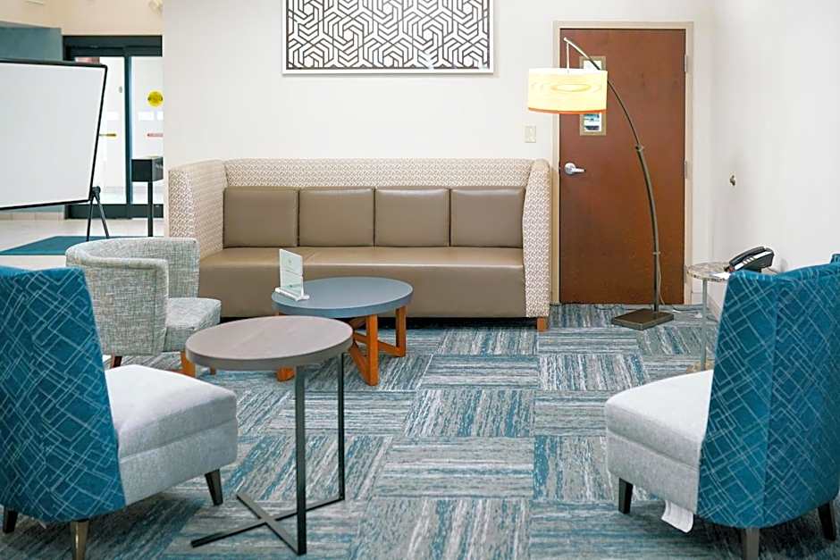 Holiday Inn Express & Suites Hope Mills-Fayetteville Arpt by IHG