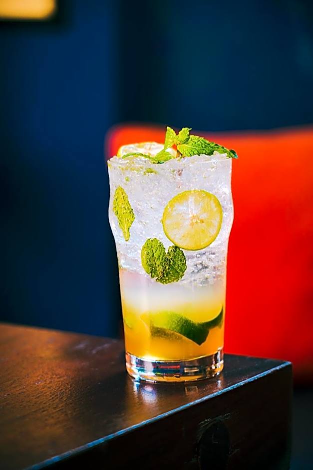 Mestyle Garage Hotel