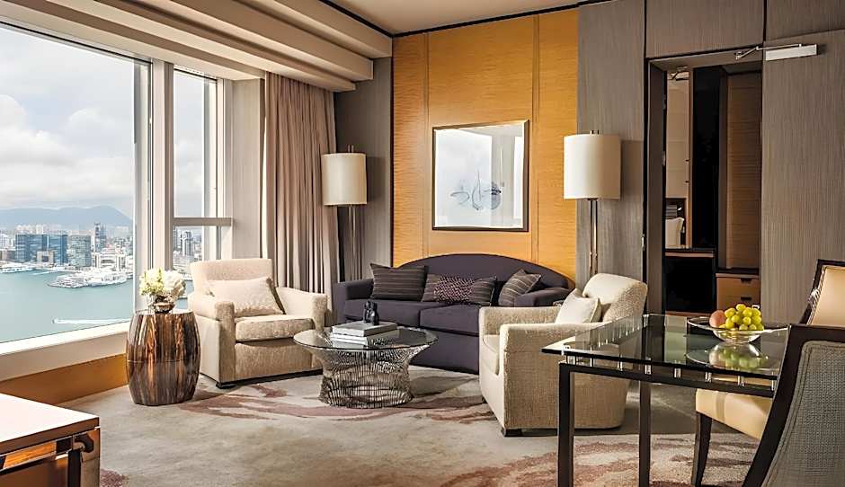 Four Seasons Hotel Hong Kong