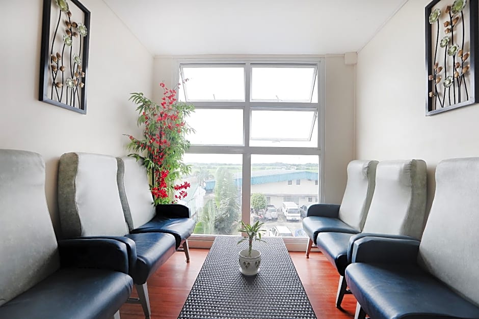 AEROSTOP HOTEL & RESTAURANT