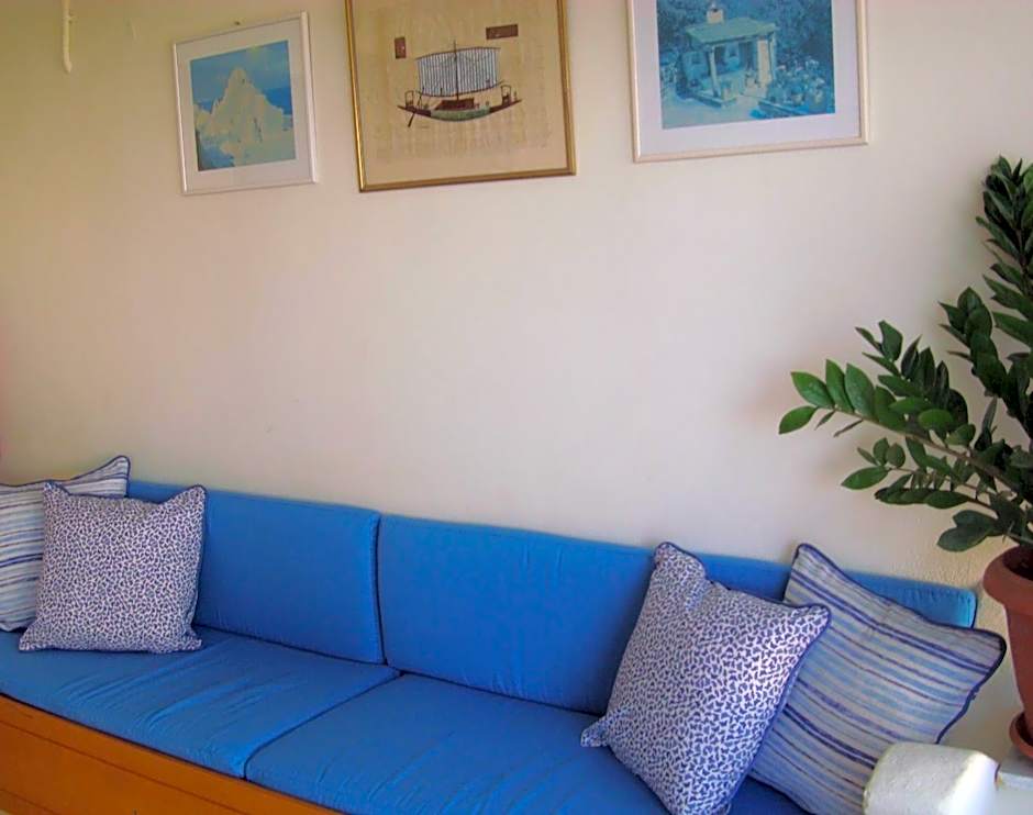 Philippos Studios & Apartments