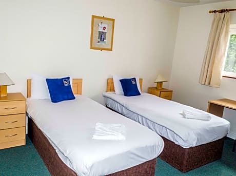 1 Double Bed, 2 Single Beds, Suite, Nonsmoking