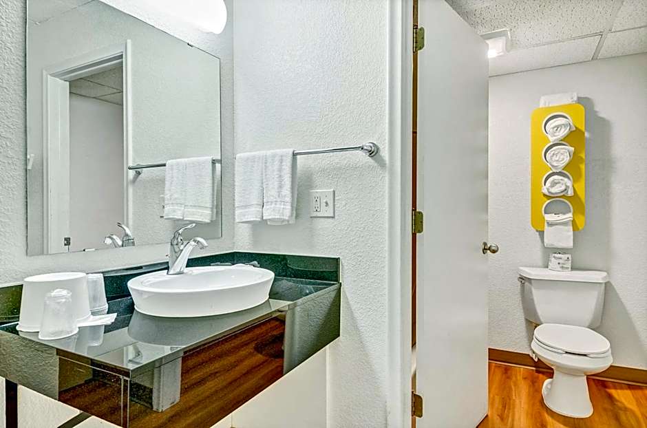 Motel 6-Big Springs, NE