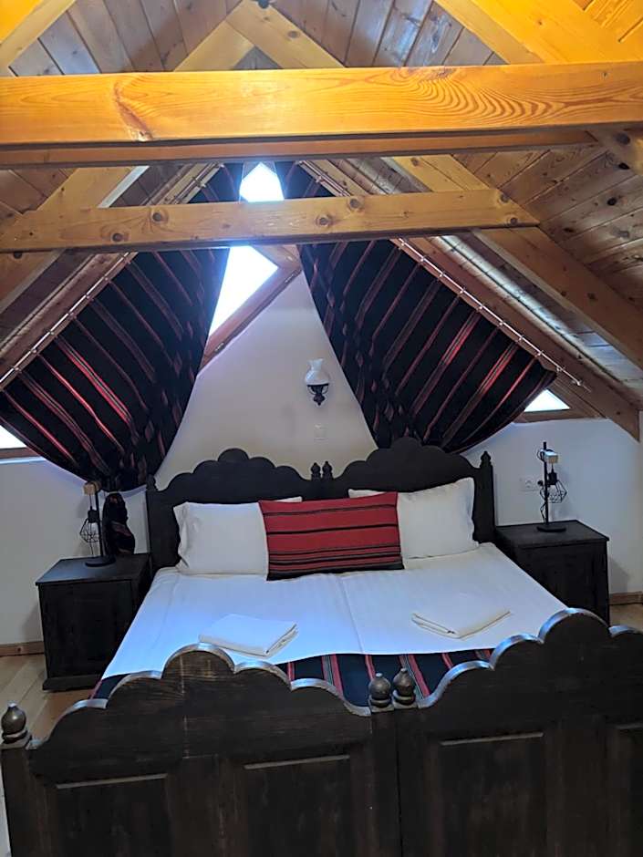 Hollóköves Vendégházak