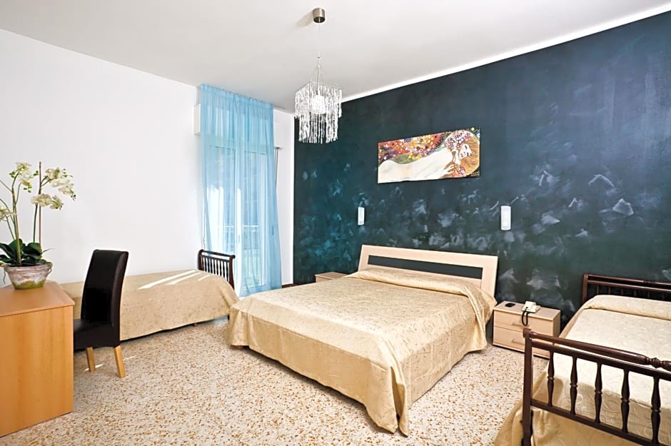 Hotel Holiday Park