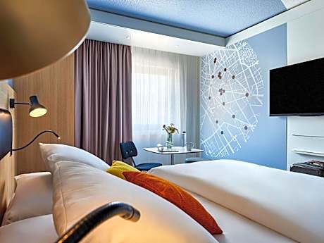 Two non-connecting Double rooms (2 people per room)