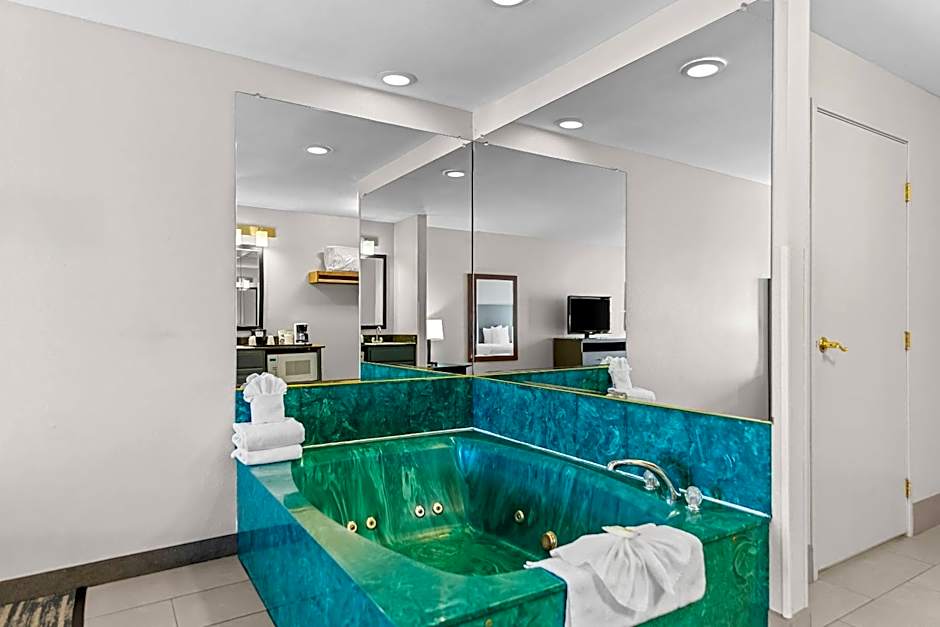 Country Inn & Suites by Radisson Kenosha - Pleasant Prairie