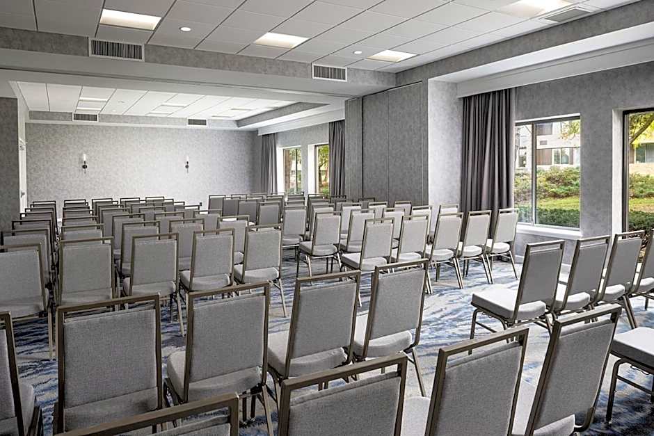 Sheraton Grand Rapids Airport Hotel