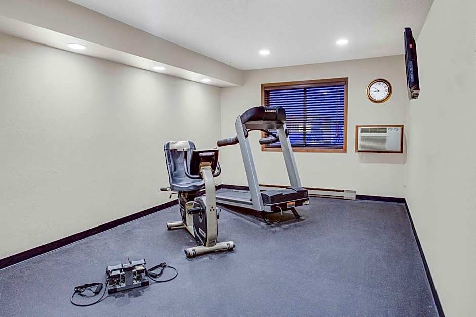 Super 8 by Wyndham Green Bay Near Stadium