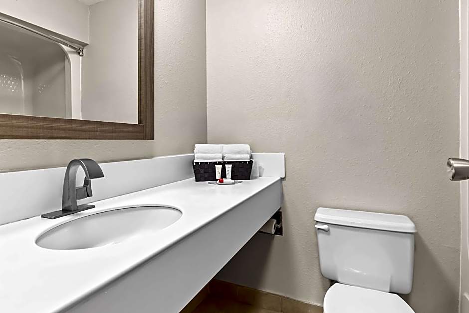 Red Lion Inn & Suites Pontoon Beach