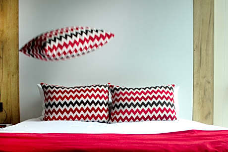 1 King Bed Room