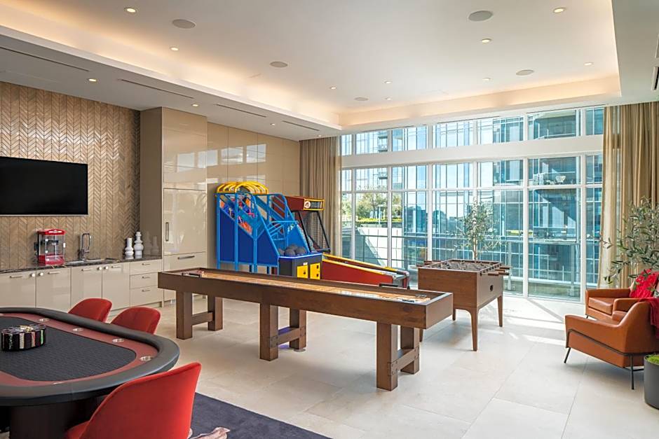 Level Los Angeles - Downtown Flower