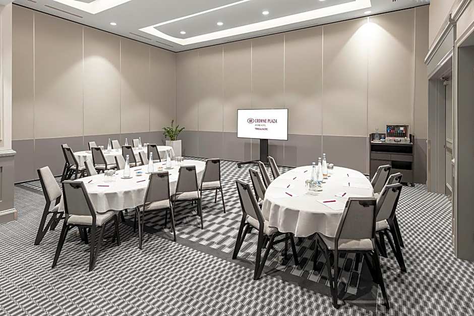 Crowne Plaza Terrigal By IHG