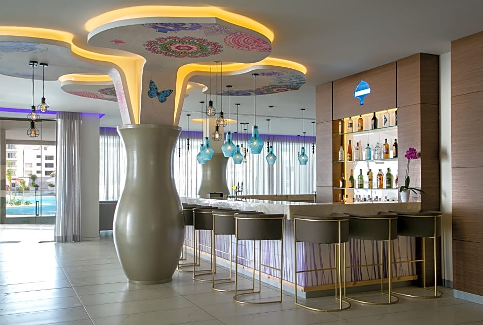 Vangelis Hotel & Suites