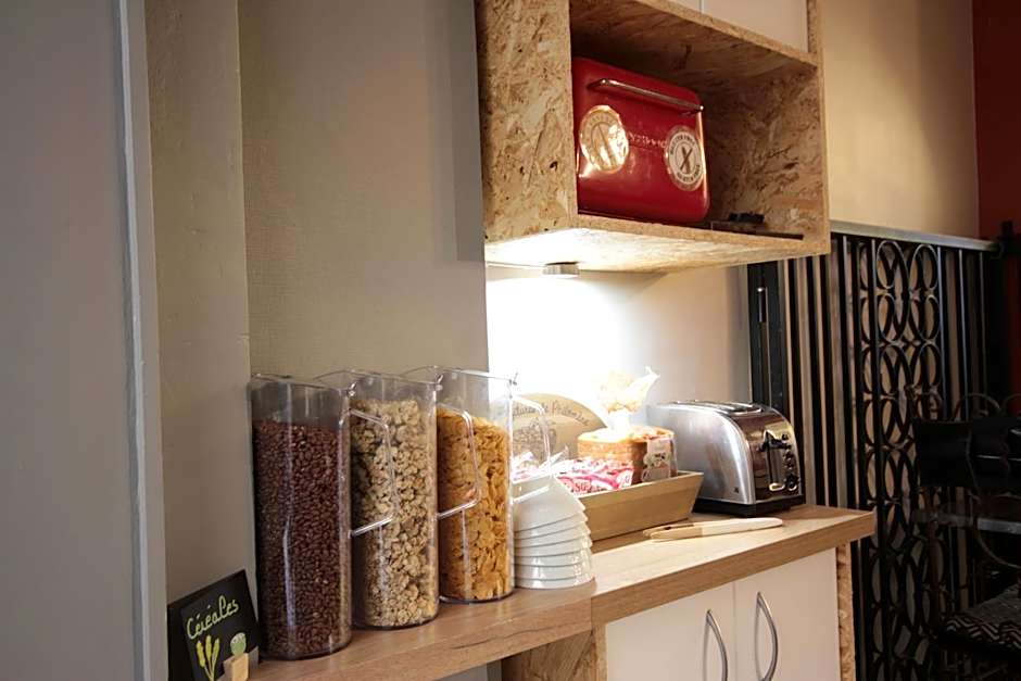 Hôtel Des Arts, Artisanal et Indépendant