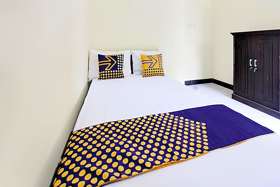 OYO Life 93155 Wisma Sarah