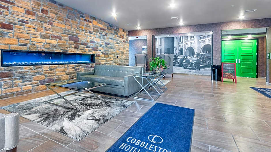 Cobblestone Hotel & Suites - Janesville