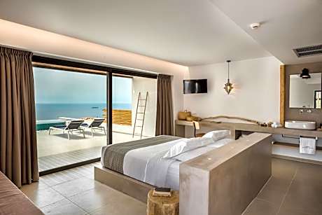 Suite with Private Pool