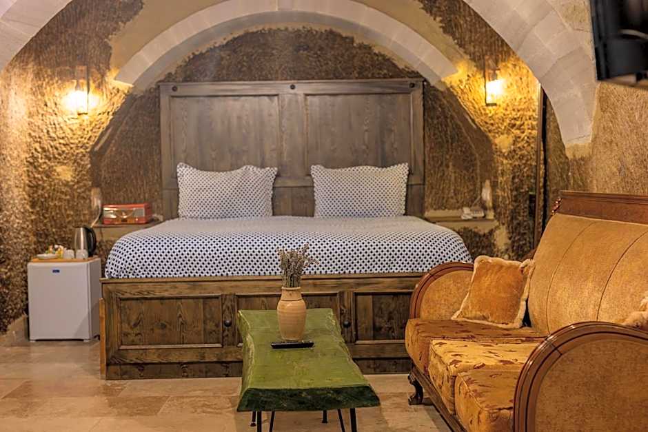 Belenus Cave House