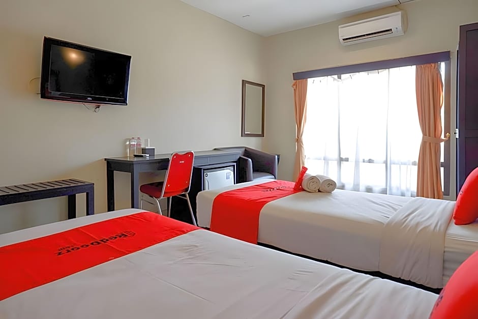 RedDoorz @ Jalan Sriwijaya Semarang