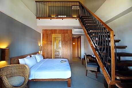 DUPLEX ROOM