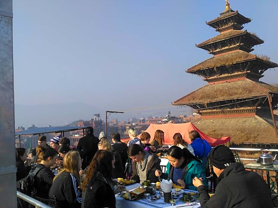 Sunny Guest House and Cafe