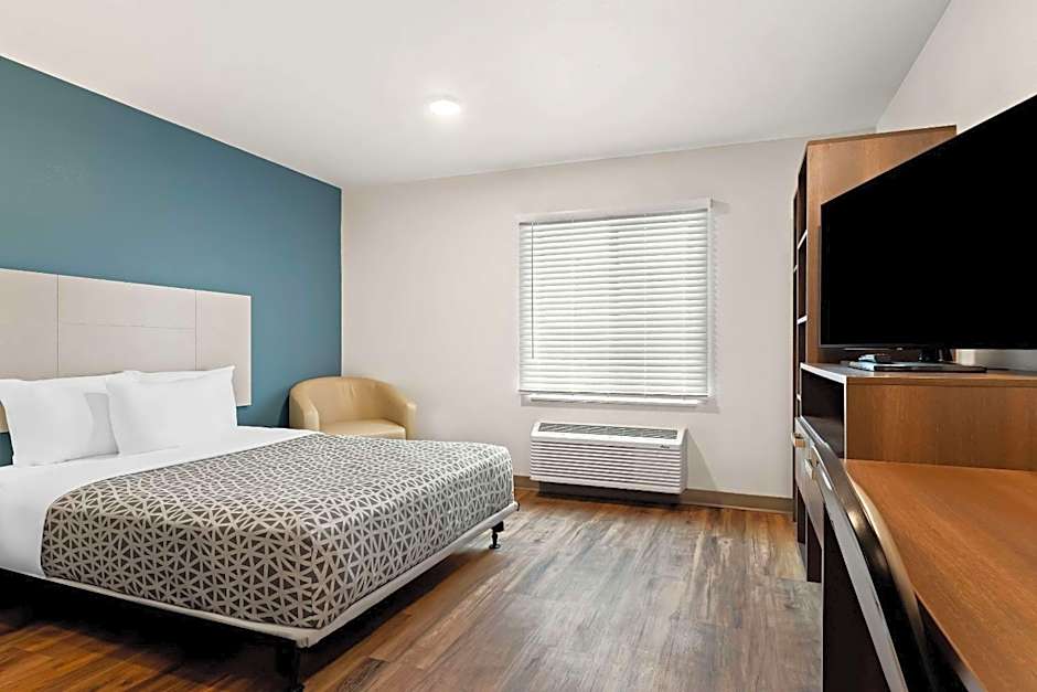 WoodSpring Suites Denver Commerce City