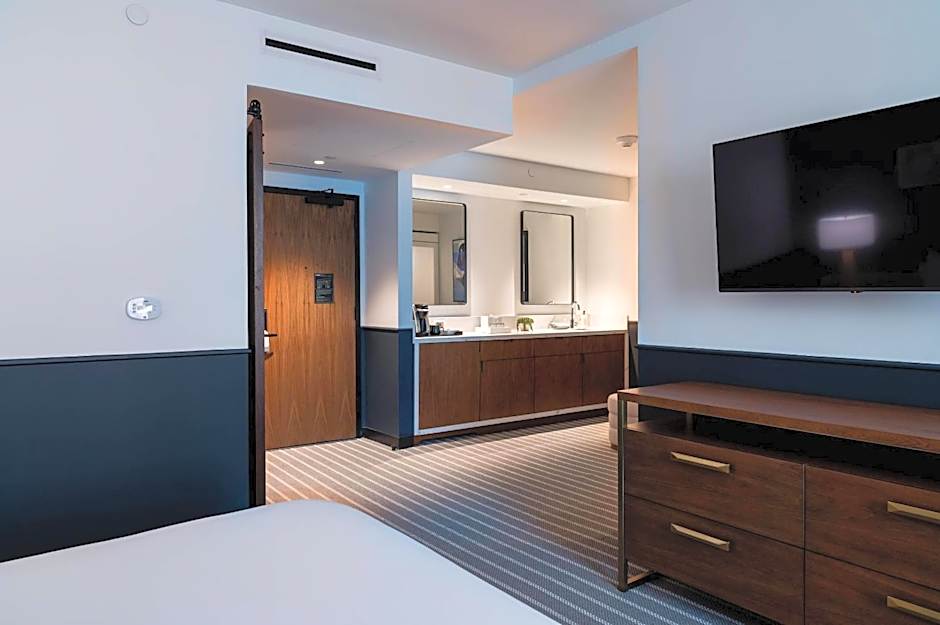 Cambria Hotel Boston Somerville