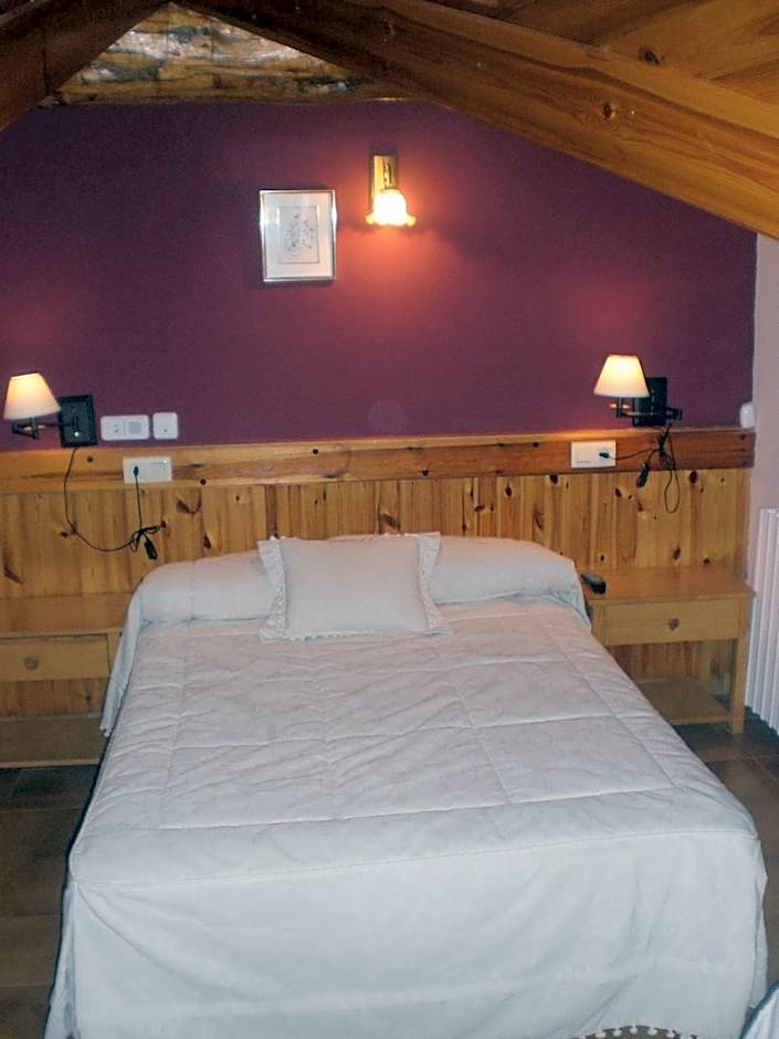 Foto 1 von 11 von 1 Double Bed or 2 Beds
