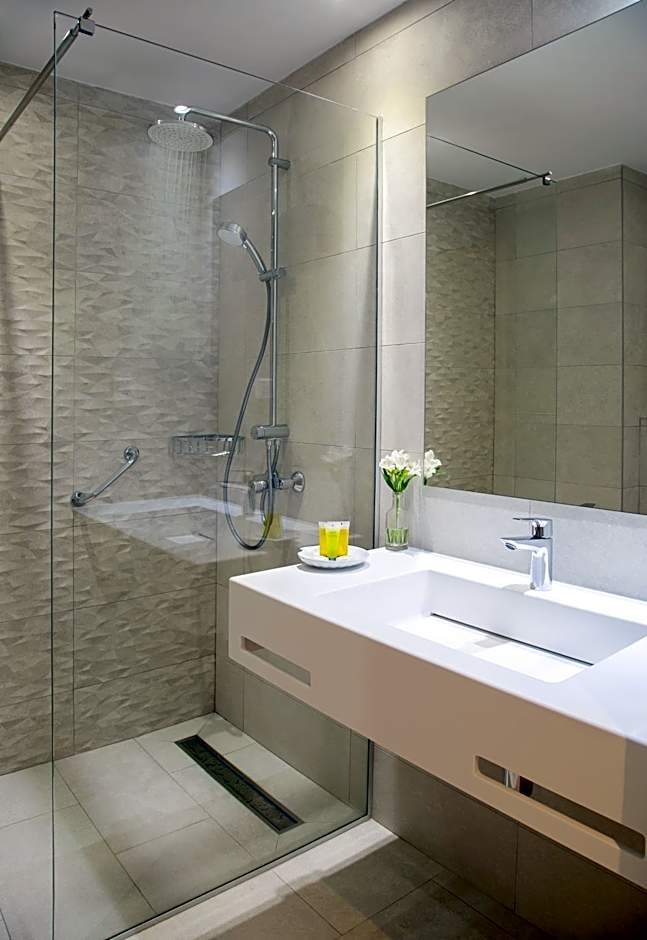 Asterias Beach Hotel