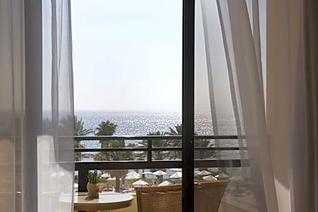 Deluxe Frontal Sea View Double Room