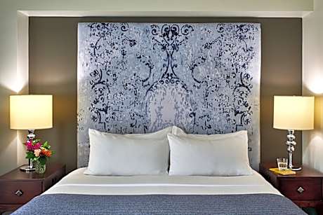 Traditional King Hearing Impaired