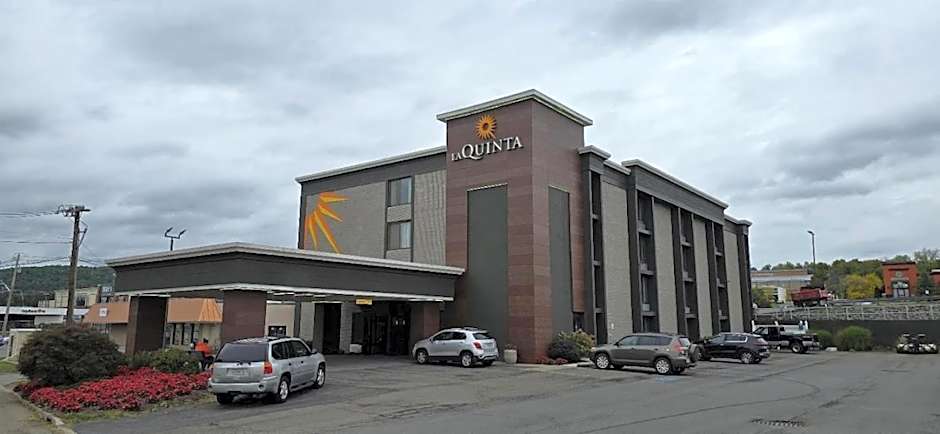 La Quinta Inn & Suites by Wyndham Binghamton - Johnson City