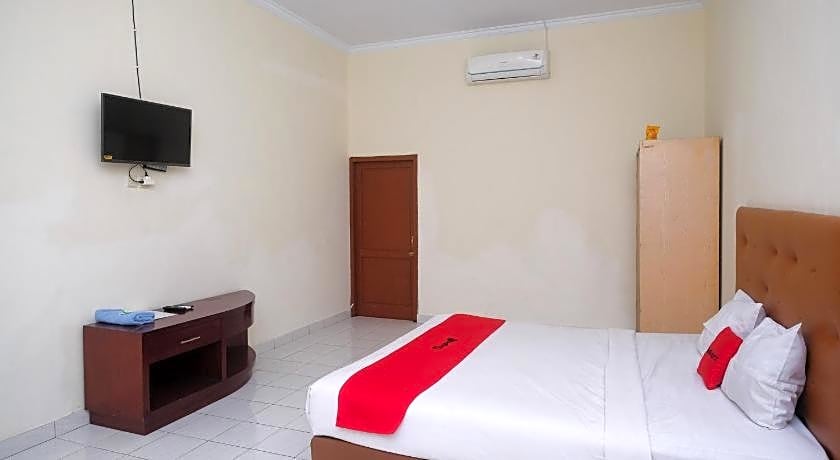 RedDoorz Syariah near Alun Alun Wonosari