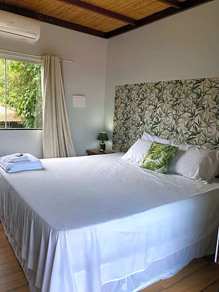 Chalés Casa de Vidro