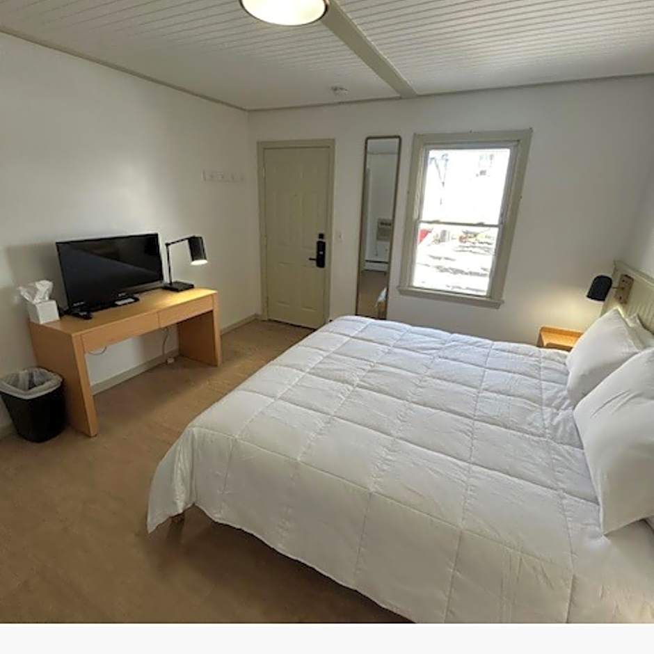 Lake Ridge Hotel