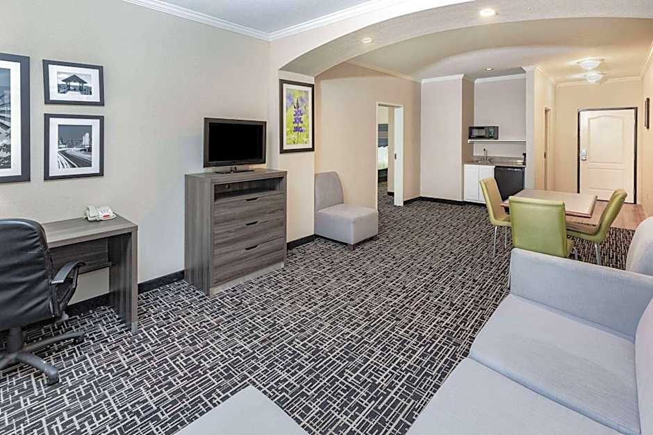 La Quinta Inn & Suites by Wyndham Garland Harbor Point