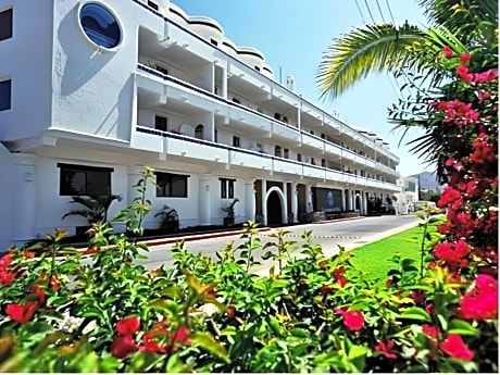 Club Cascadas De Baja