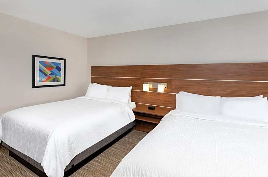 Holiday Inn Express Hotel & Suites Birmingham - Inverness 280 By IHG