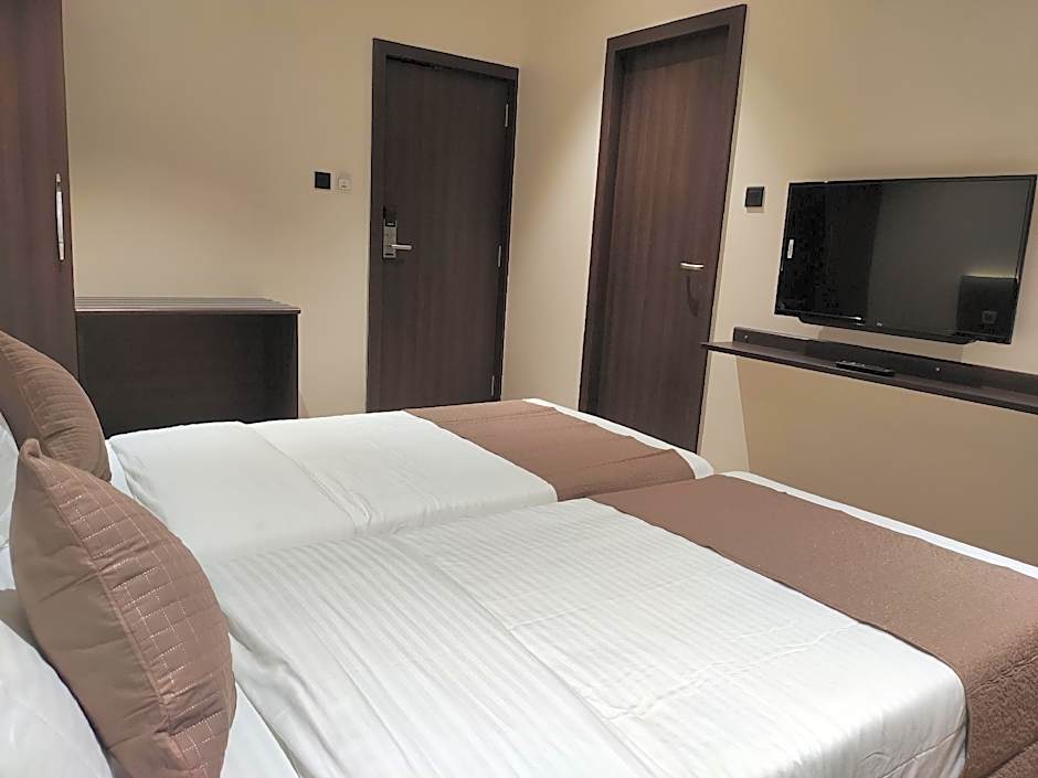 Hotel Janki Executive