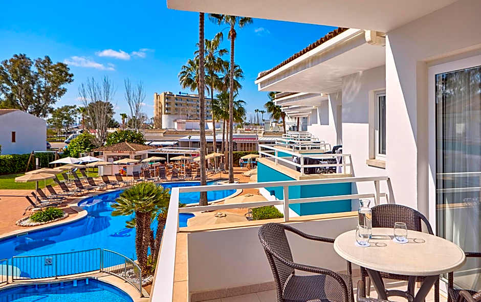 Universal Aparthotel Elisa