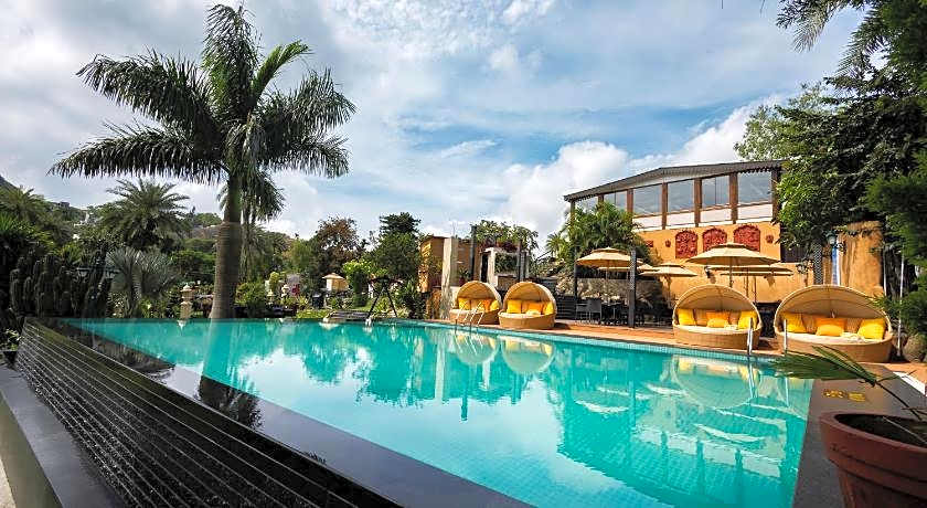 Chacha Inn - The Garden Retreat