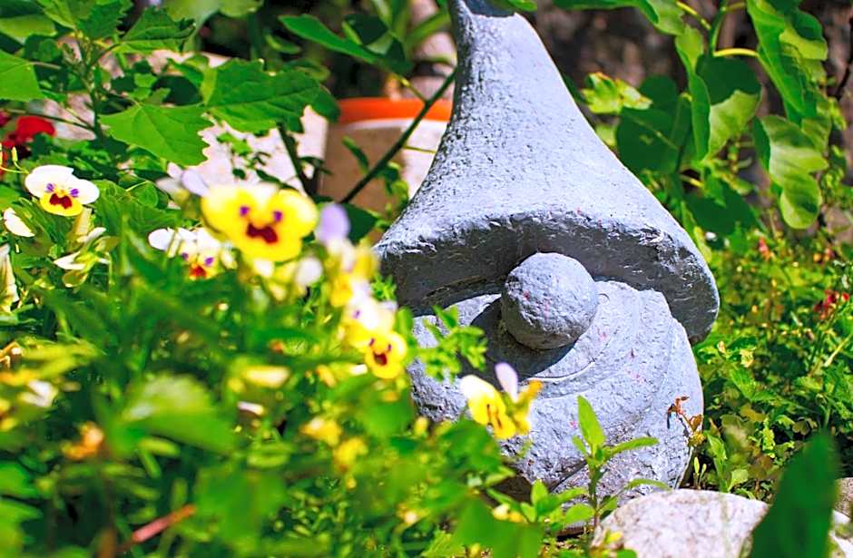 Schenna Garni Eden Bed & Breakfast