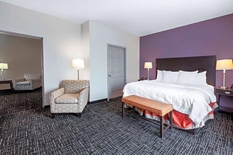 1 King Bed Non-Smoking