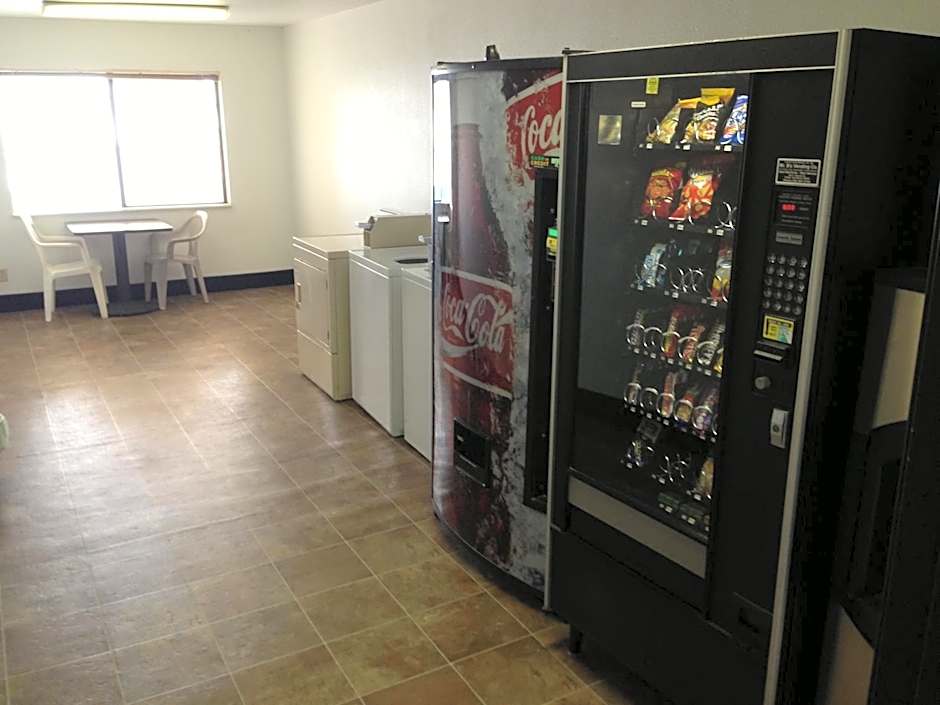 Brentwood Inn & Suites