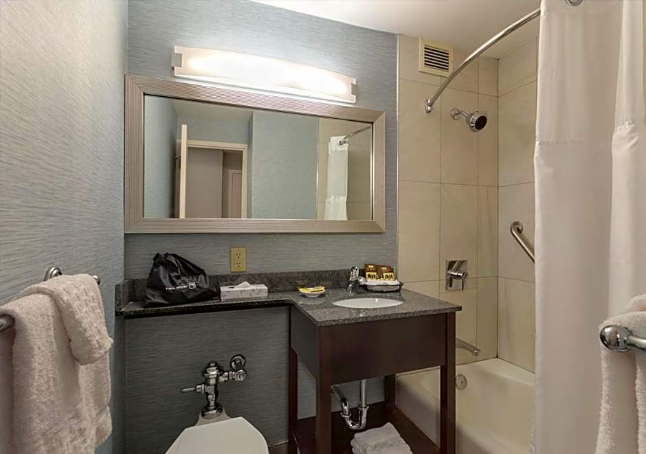 Robert Treat Hotel