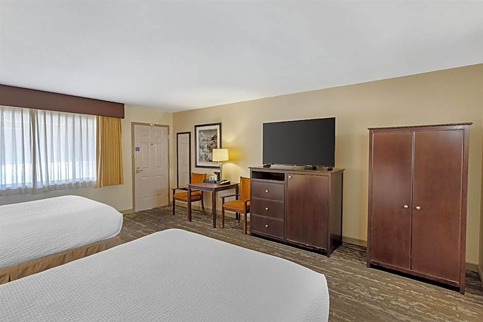 Best Western Plus Frontier Motel