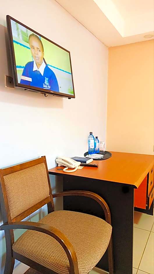 Savannah Paradise Hotel