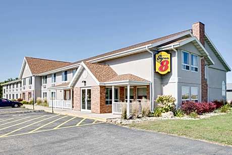 Super 8 by Wyndham Jackson MN